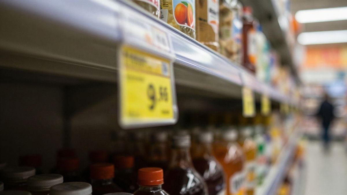 Illustrative image: price tag on a supermarket shelf